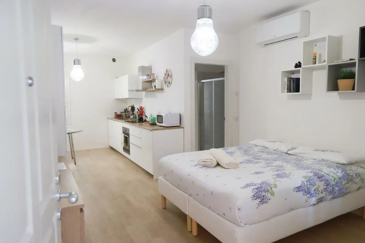 Apartment Laura'S Home - I Navigli Che Vorrei Milan